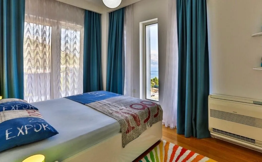 Rent, two bedroom apartment, 115m², Tre Canne, Budva