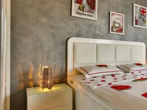 Izdavanje, dvosoban stan, 115m², Tre Canne, Budva - image 12
