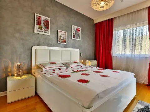Izdavanje, dvosoban stan, 115m², Tre Canne, Budva - image 10