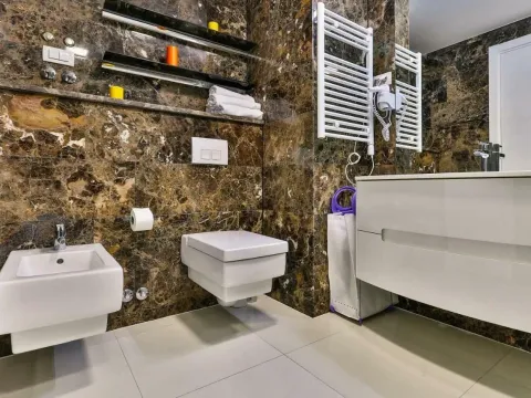 Izdavanje, dvosoban stan, 115m², Tre Canne, Budva - image 9
