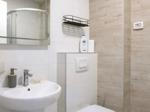 Izdavanje, jednosoban stan, 45m², Zagorič, Podgorica - image 7