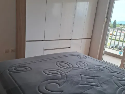 Izdavanje, jednosoban stan, 52m², Pobrežje, Podgorica - image 2