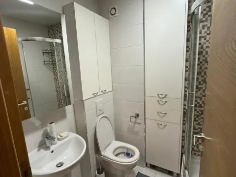 Izdavanje, jednosoban stan, 43m², City Kvart, Podgorica - image 7
