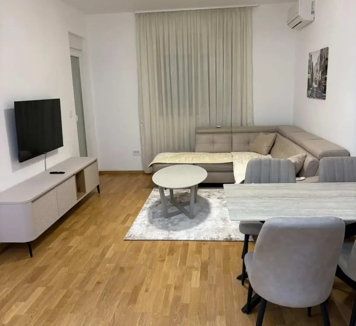 Izdavanje, jednosoban stan, 47m², Stari Aerodrom, Podgorica