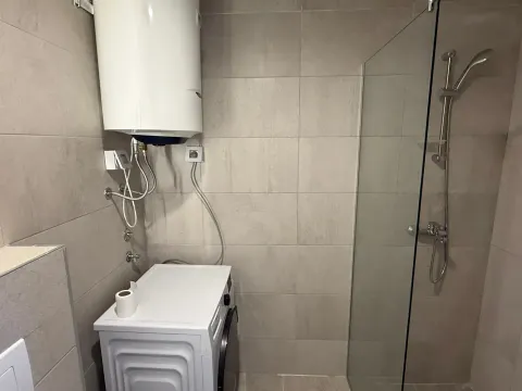 Izdavanje, jednosoban stan, 47m², Stari Aerodrom, Podgorica - image 10