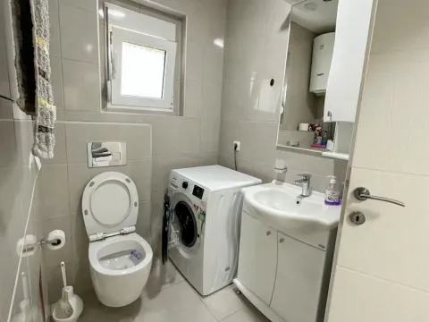 Izdavanje, dvosoban stan, 75m², Zabjelo, Podgorica - image 11