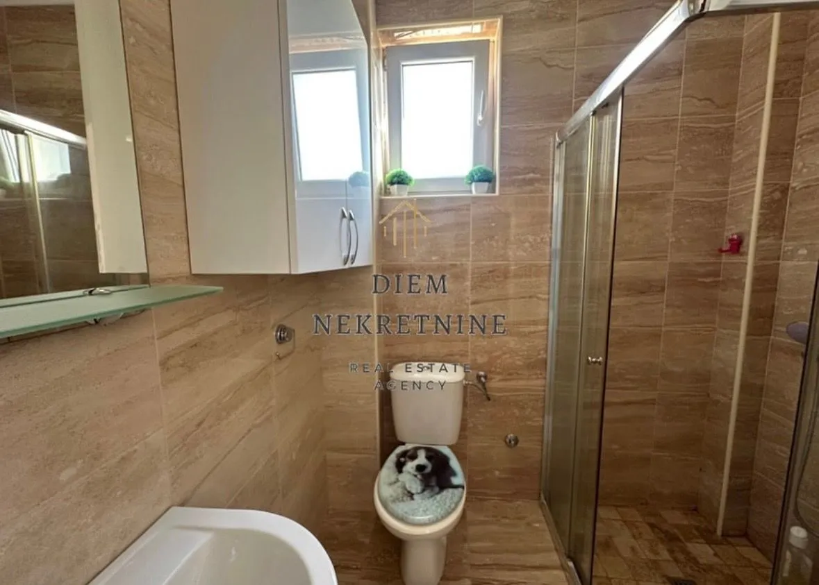 Izdavanje, dvosoban stan, 53m², Igalo, Herceg Novi