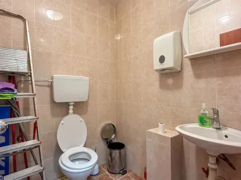 Rent, office space, 81m², Krivi Most, Podgorica - image 11