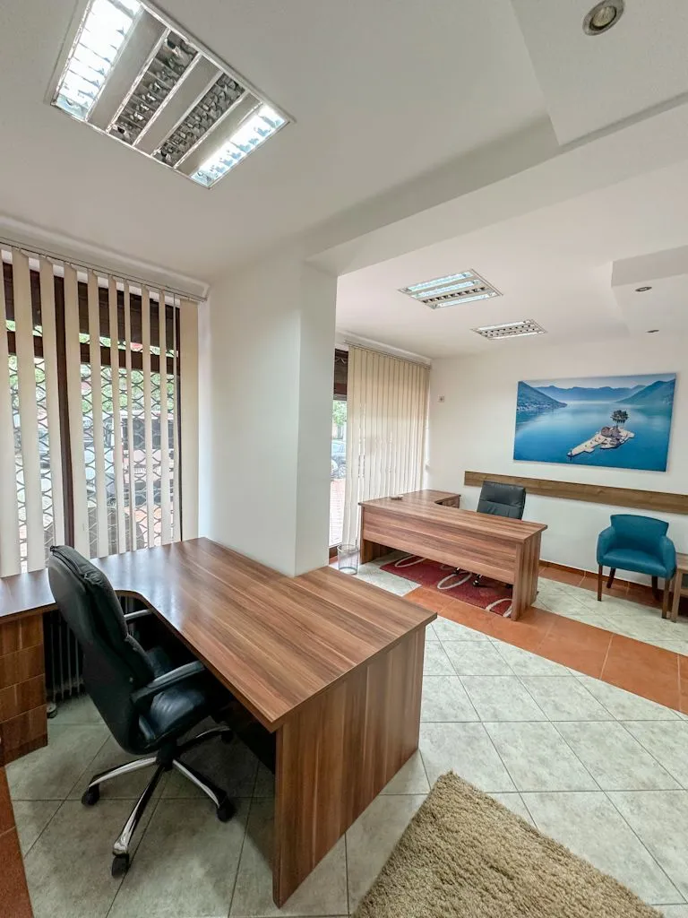 Rent, office space, 81m², Krivi Most, Podgorica