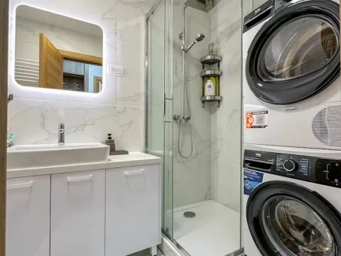 Izdavanje, jednosoban stan, 39m², Tološi, Podgorica - image 11