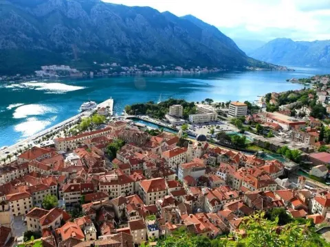 Prodaja, ugostiteljski objekat, 1000m², Dobrota, Kotor - image 1