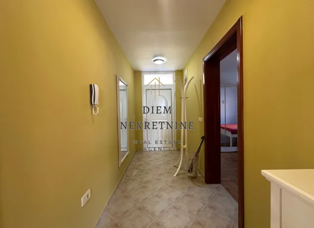 Sale, house, 200m², Tološi, Podgorica