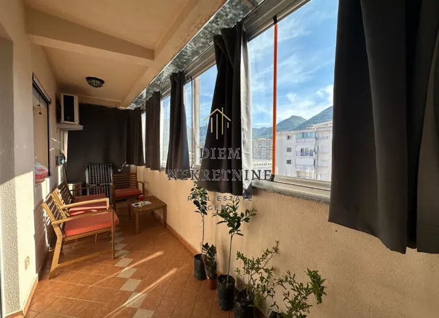 Rent, one bedroom apartment, 52m², Centar, Bar