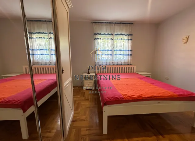 Sale, house, 200m², Tološi, Podgorica