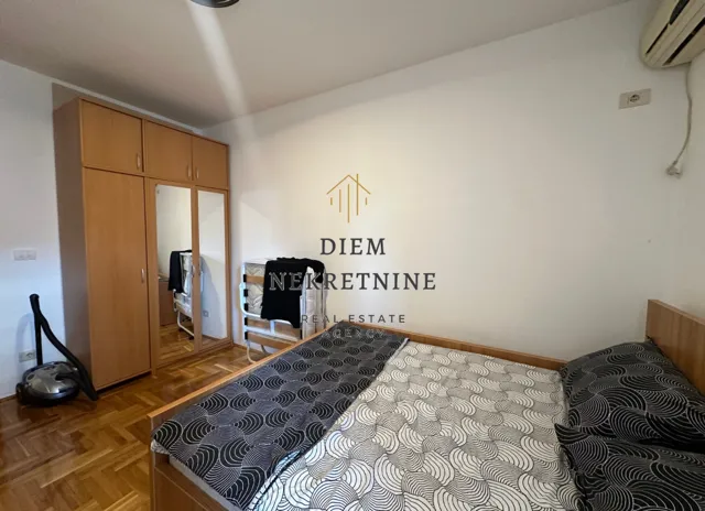 Rent, one bedroom apartment, 52m², Centar, Bar
