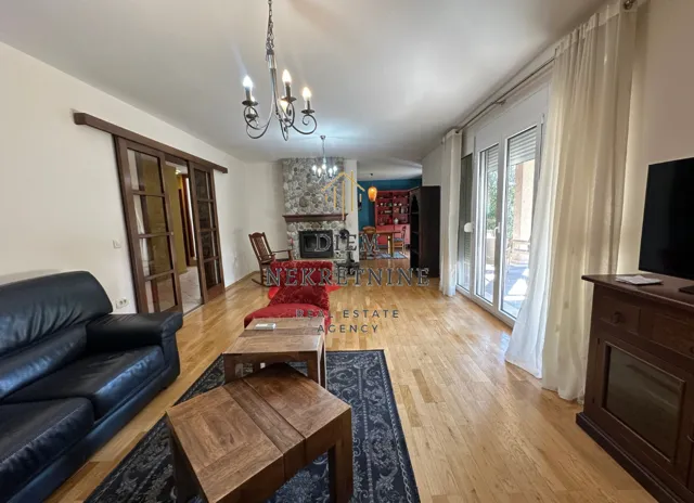 Sale, house, 200m², Tološi, Podgorica