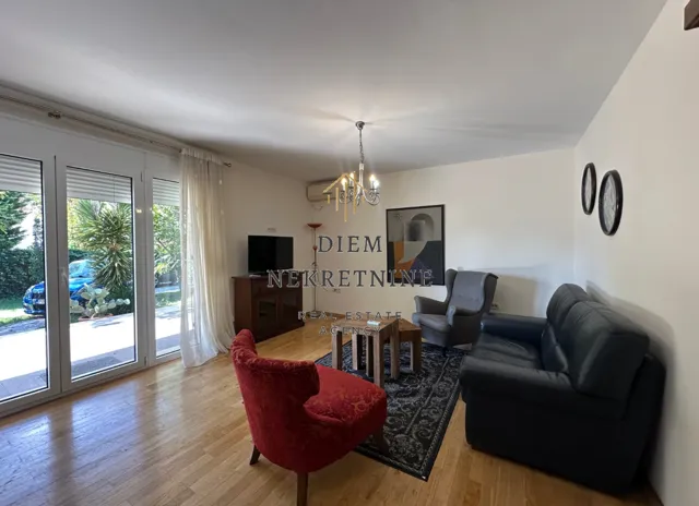Sale, house, 200m², Tološi, Podgorica