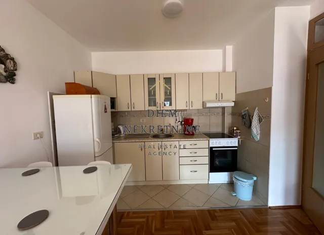 Rent, one bedroom apartment, 52m², Centar, Bar