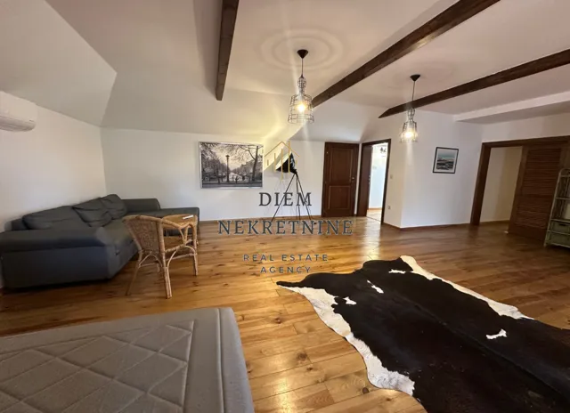 Sale, house, 200m², Tološi, Podgorica
