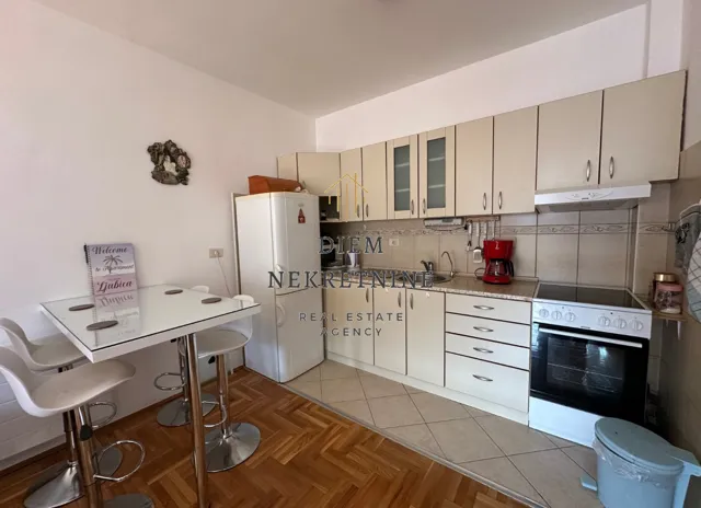 Rent, one bedroom apartment, 52m², Centar, Bar