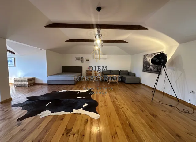 Sale, house, 200m², Tološi, Podgorica