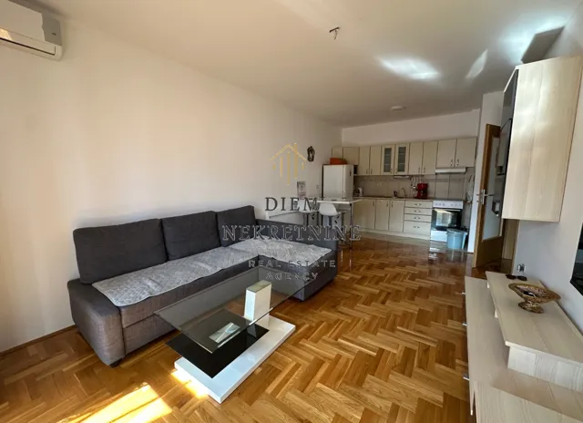 Rent, one bedroom apartment, 52m², Centar, Bar