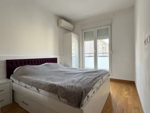 Rent, two bedroom apartment, 63m², City Kvart, Podgorica - image 4