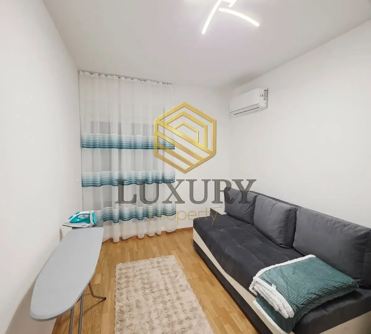 Izdavanje, dvosoban stan, 60m², Stara Varoš, Podgorica