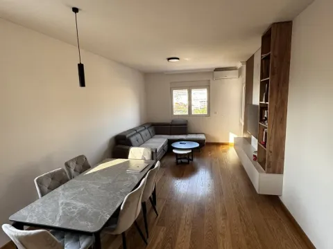 Prodaja, dvosoban stan, 72m², City Kvart, Podgorica - image 2