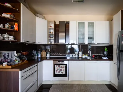 Prodaja, kuća, 252m², Šušanj, Bar - image 11