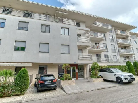 Sale, one bedroom apartment, 40m², Gorica C, Podgorica - image 1