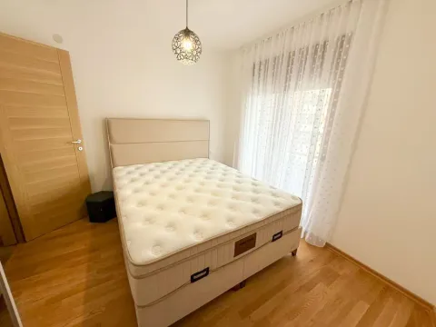 Izdavanje, jednosoban stan, 40m², Stari Aerodrom, Podgorica - image 5