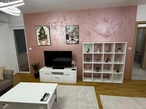 Sale, one bedroom apartment, 46m², Stari Aerodrom, Podgorica - image 2