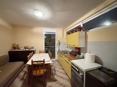 Prodaja, jednosoban stan, 62m², Petrovac, Budva - image 1