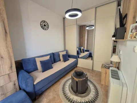 Prodaja, garsonjera, 22m², Bulevar, Budva - image 1
