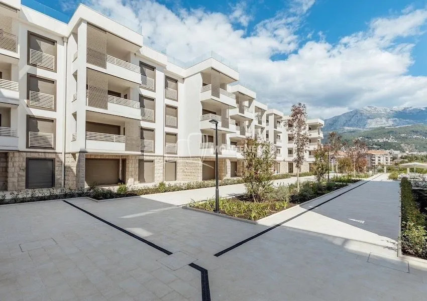 Prodaja, dvosoban stan, 76m², Herceg Novi, Crna Gora