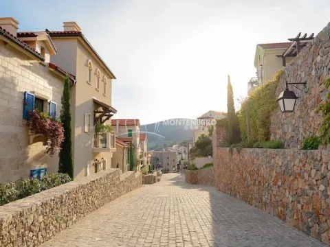 Prodaja, trosoban stan, 132m², Luštica Bay, Tivat - image 18