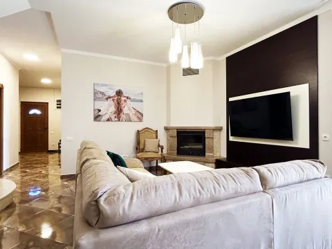 Prodaja, kuća, 240m², Centar, Bar - image 10