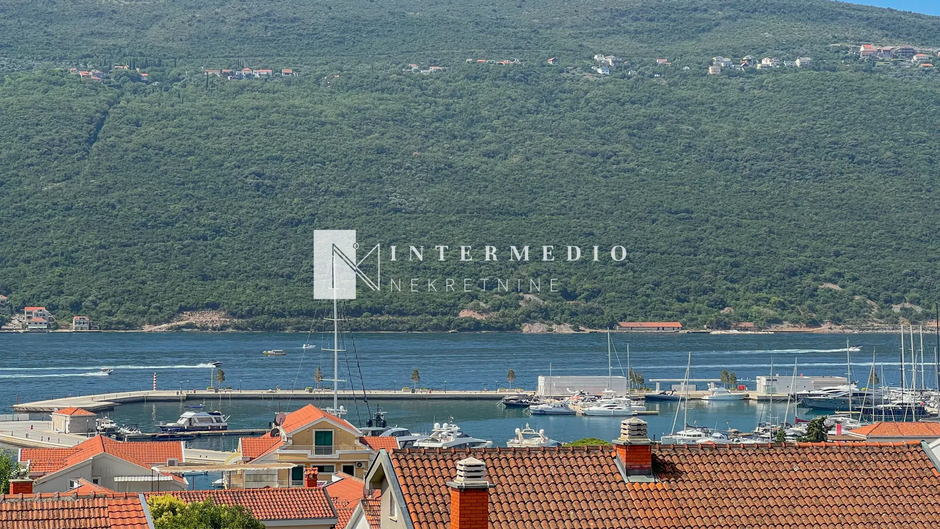 Prodaja, trosoban stan, 107m², Đenovići, Herceg Novi