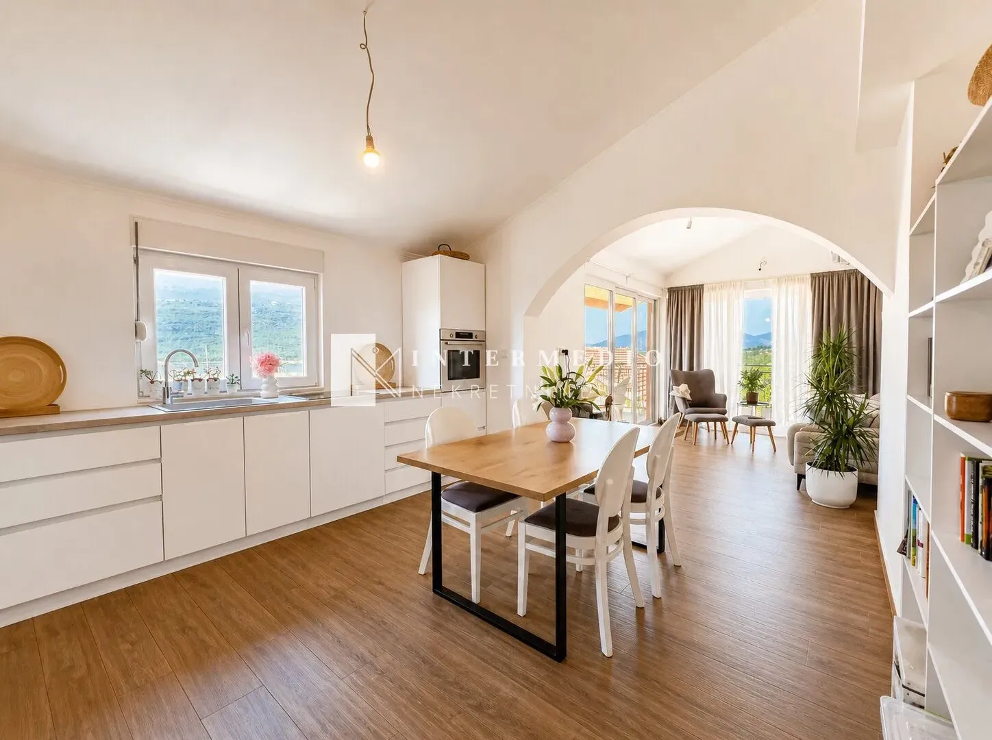 Prodaja, trosoban stan, 107m², Đenovići, Herceg Novi