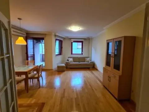 Stan in Zemun Centar