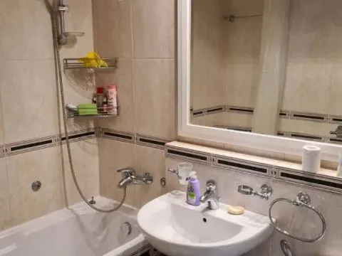 Izdavanje, dvosoban stan, 63m², Zemun Centar, Zemun Sve Podlokacije - image 4