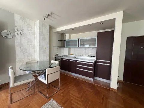 Rent, three bedroom apartment, 66m², Dorćol Sve Podlokacije, Beograd - image 3