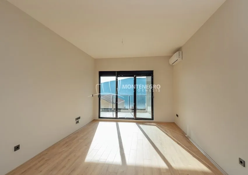 Prodaja, jednosoban stan, 70m², Centar, Herceg Novi