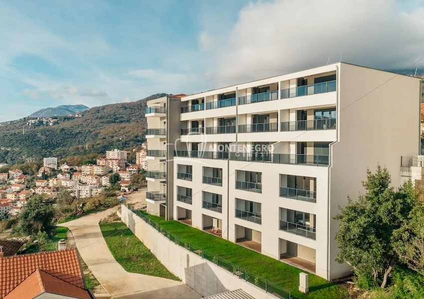 Prodaja, jednosoban stan, 70m², Centar, Herceg Novi