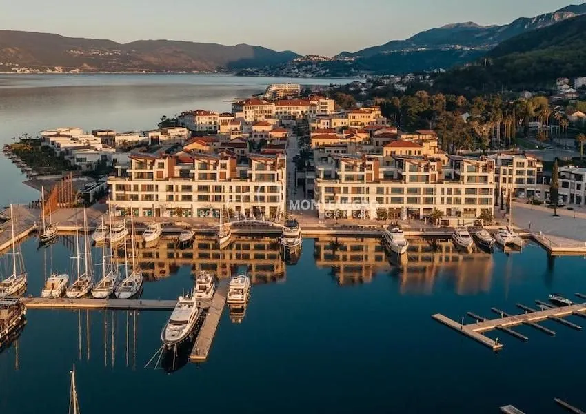 Prodaja, dvosoban stan, 98m², Centar, Herceg Novi