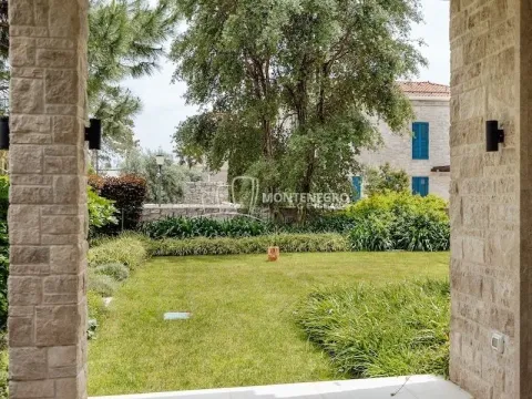 Prodaja, dvosoban stan, 98m², Centar, Herceg Novi - image 4