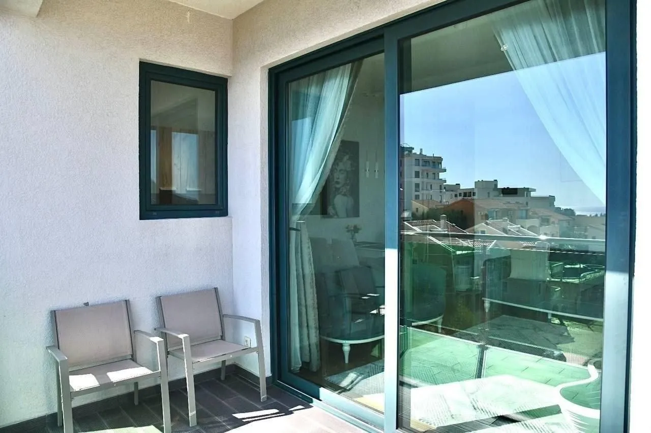 Prodaja, dvosoban stan, 72m², Bečići, Budva