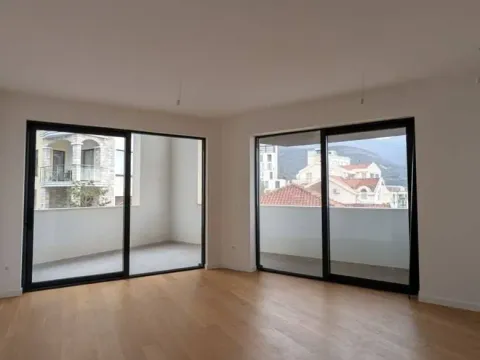 Sale, one bedroom apartment, 66m², Bečići, Budva - image 1