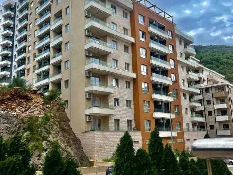 Sale, one bedroom apartment, 62m², Bečići, Budva - image 10